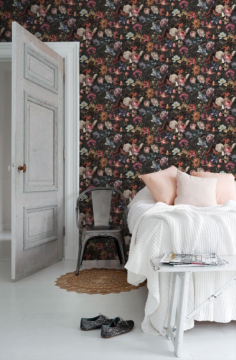 Zarinda Dark Flowers